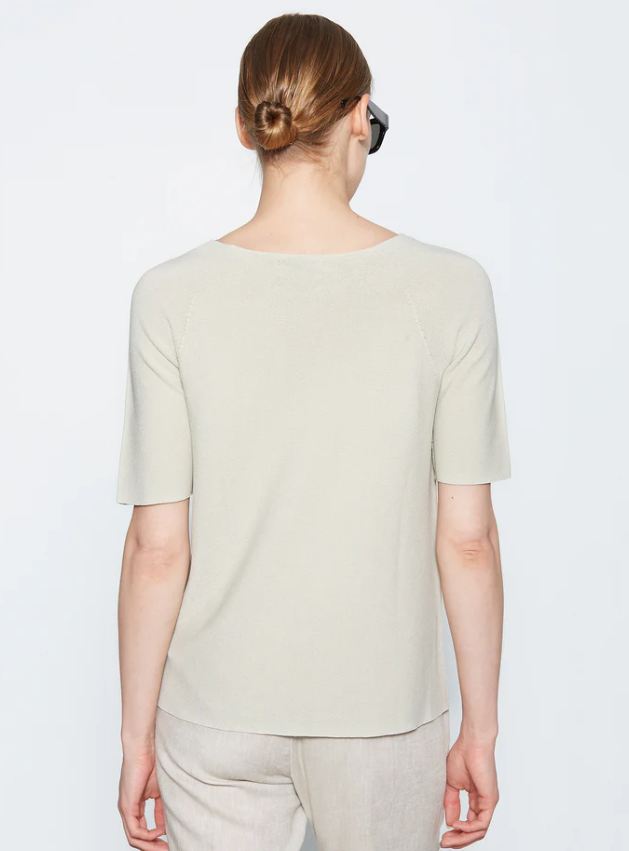 Scorpion mesh boat neckline