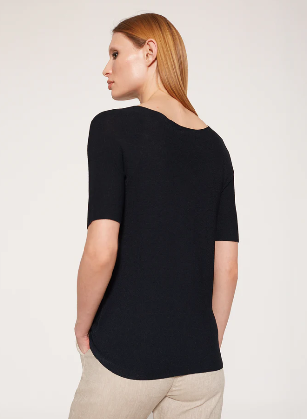 Scorpion mesh boat neckline