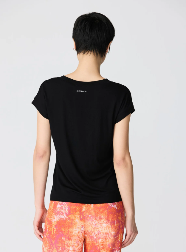 Scorpion basic t-shirt with beak