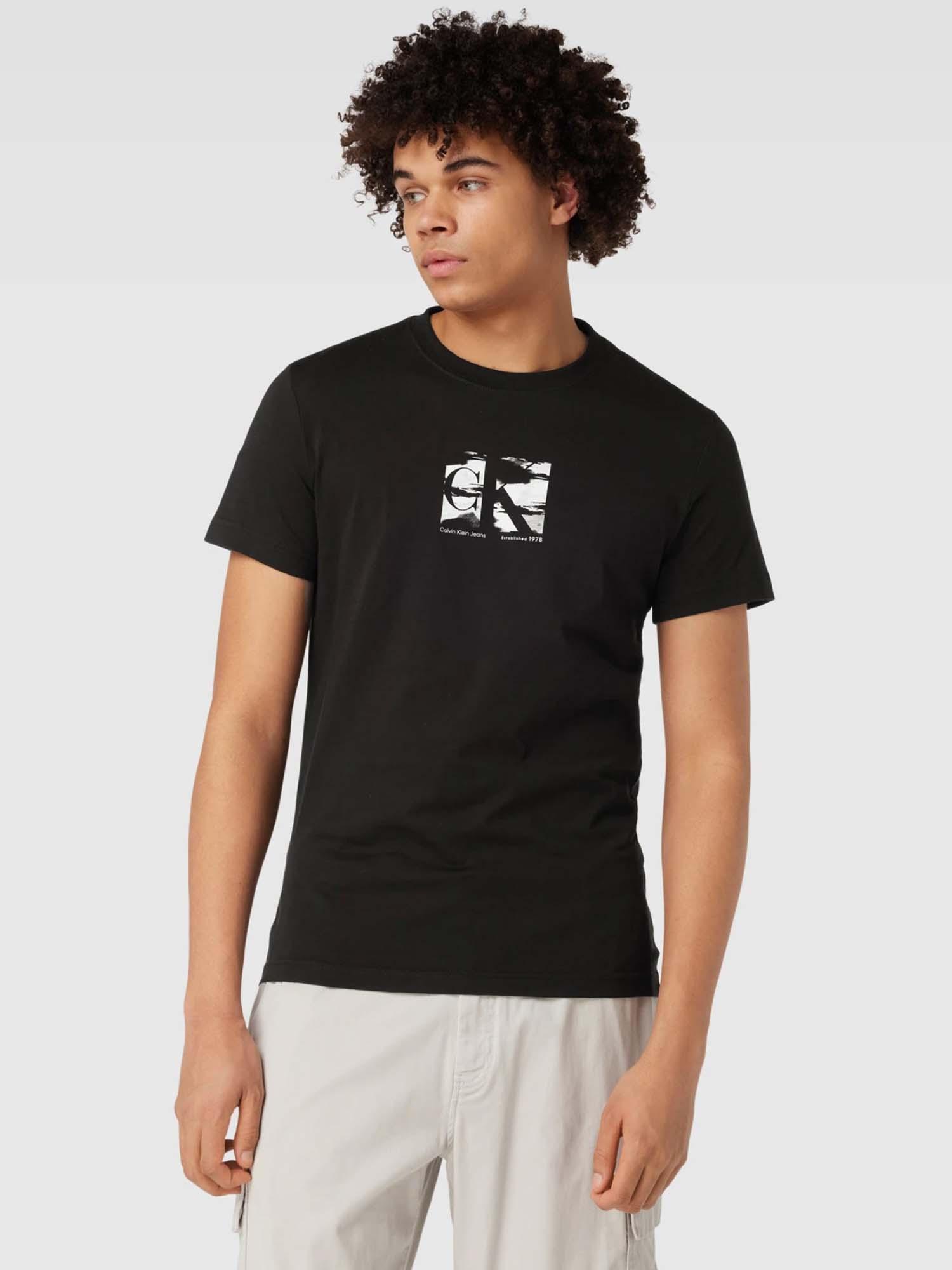 Calvin Klein T-shirt