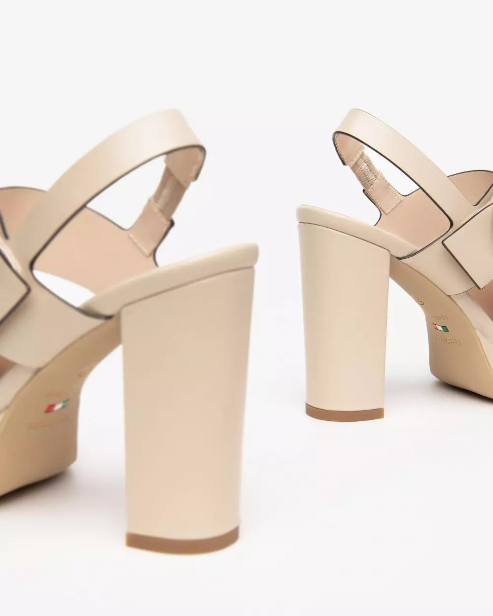 Nero Giardini Sandália