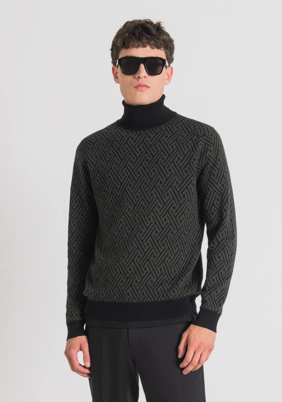 Camisola Antony Morato Gola Alta em Algodão